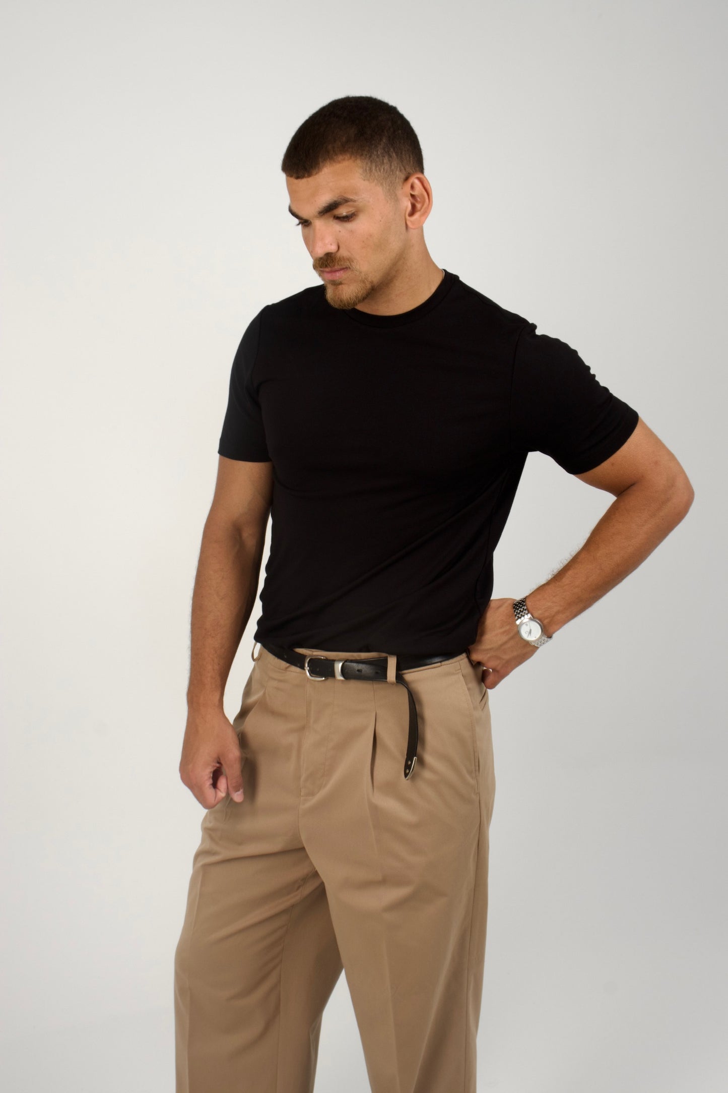 SLIM FIT BLACK TEE