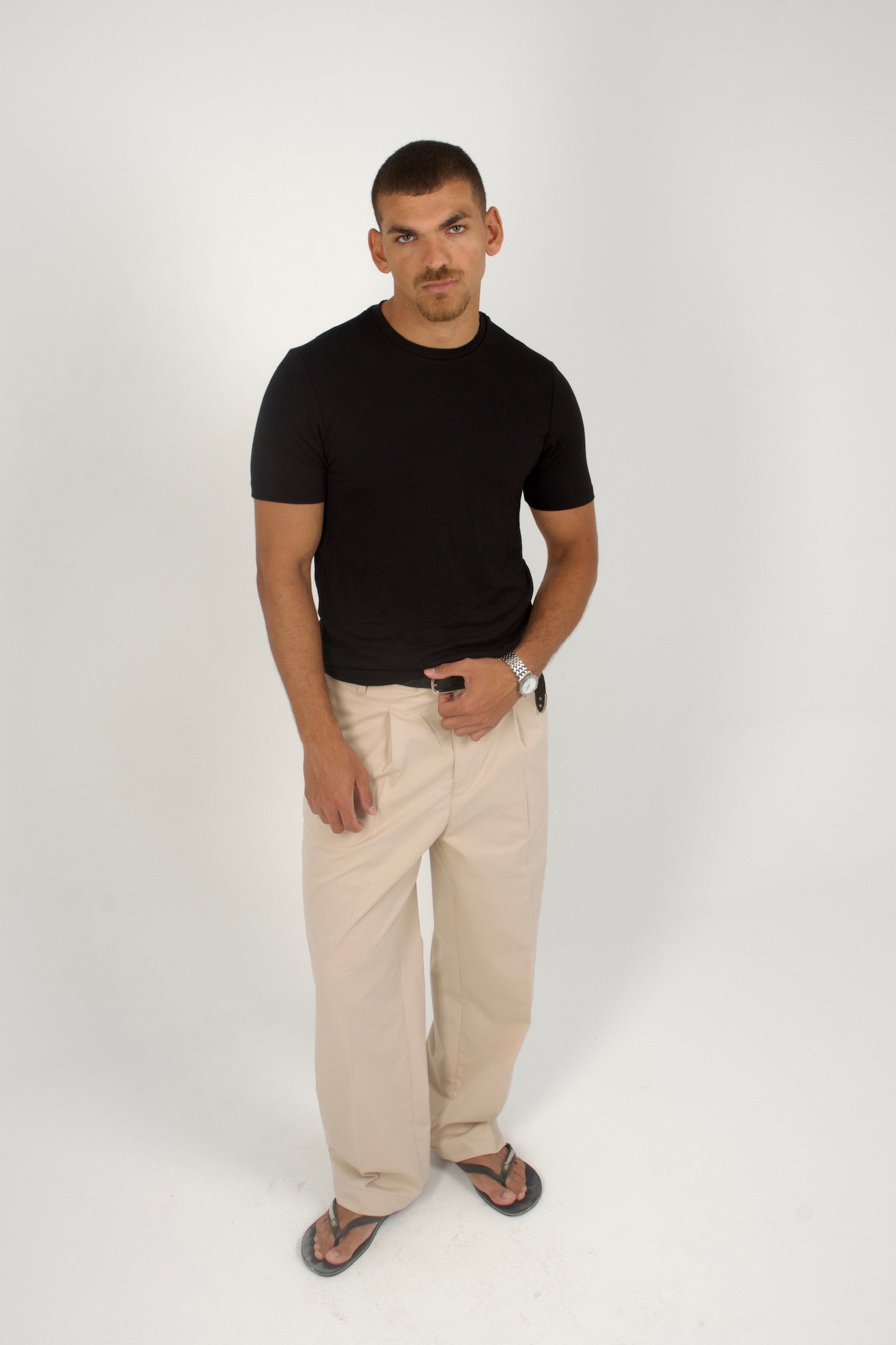 SLIM FIT BLACK TEE